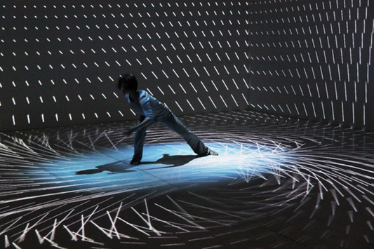 Projection Mapping and Dance: Enhancing Movement and Choreography