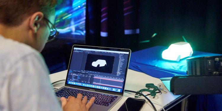 Projection Mapping in Education: A New Way of Learning and Teaching